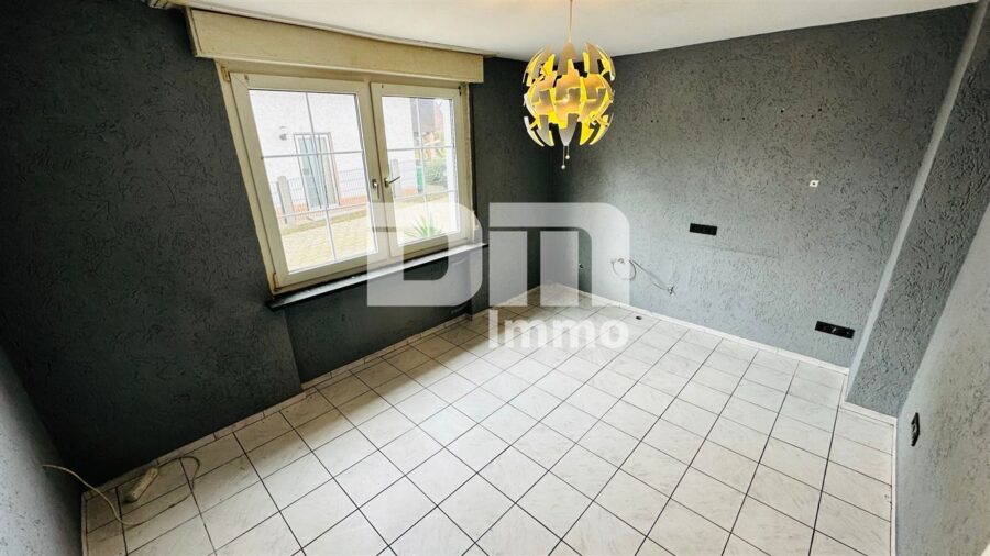 (R)eserviert!!!Schönes Wohn- Gewerbeensemble mit 2 Wohnungen, Laden, Dachterrasse - EG - Büro
